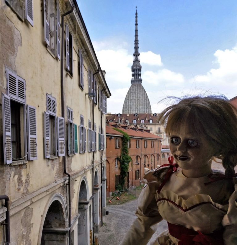 Annabelle è passata da Torino… ma voi fate finta di non averla vista!