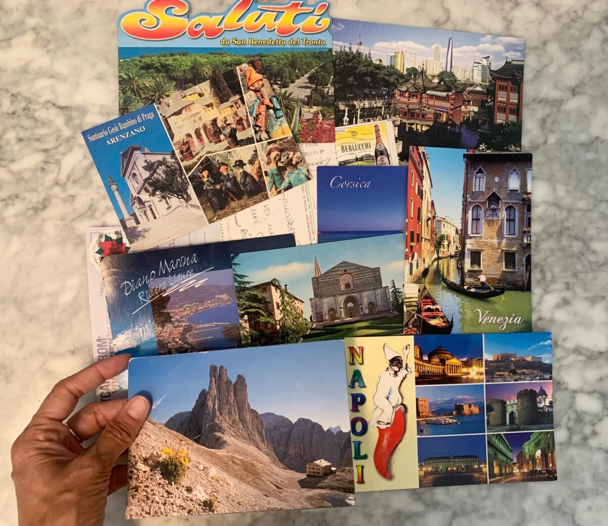 Cartoline dalle vacanze: ma per chi?