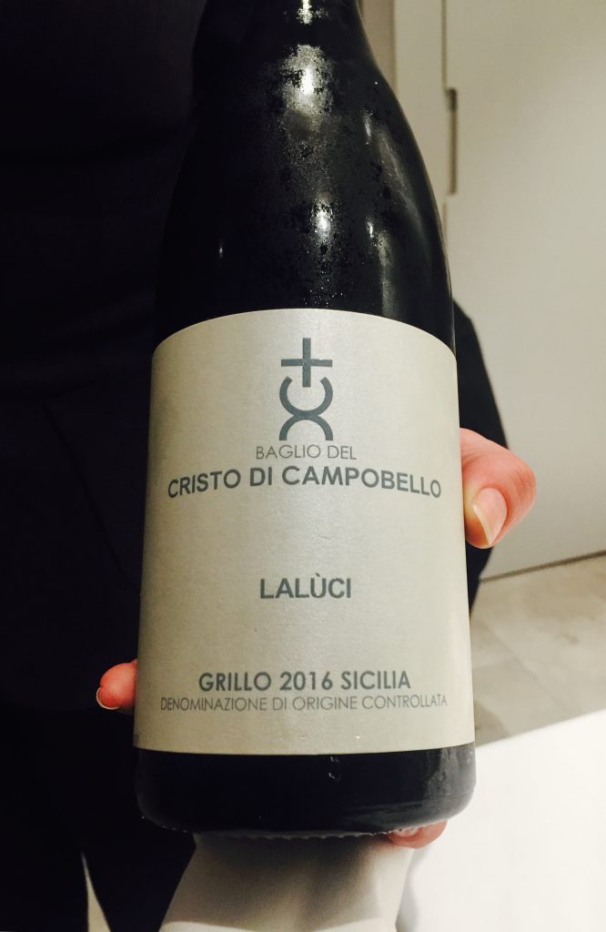 Lalùci Baglio del Cristo di Campobello è un vino bianco siciliano ottenuto da sole uve Grillo