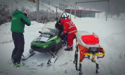 Il Soccorso Alpino in azione per salvare un cane rimasto ferito in montagna