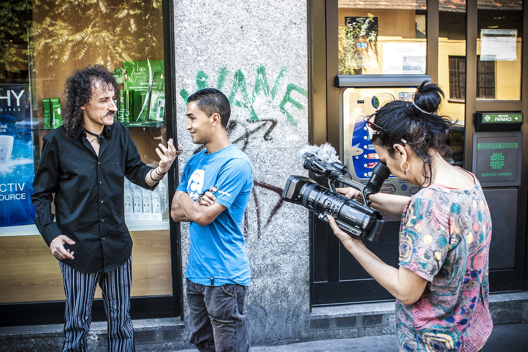 Milano, via Padova. Rezza e Mastrella per tre giorni al CineTeatro Baretti