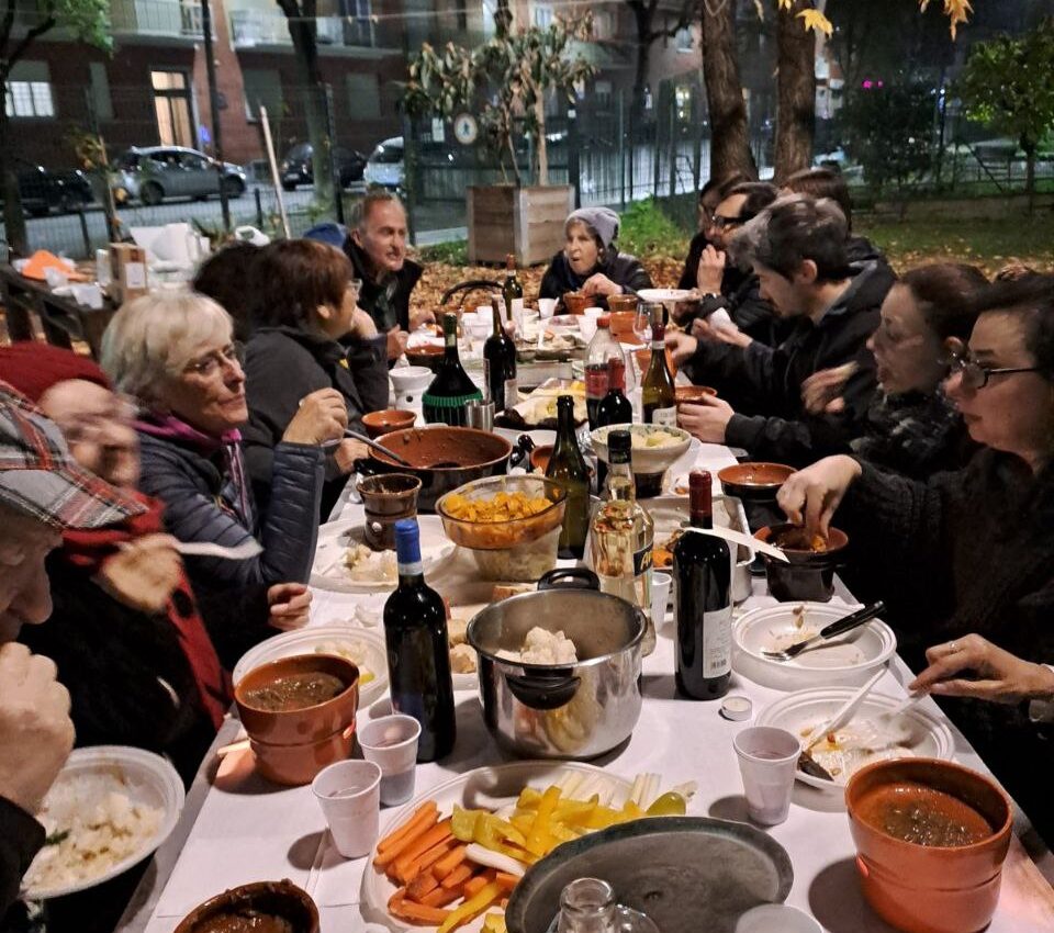 Care Compagne di banco vi scrivo: Comunità ai giorni nostri