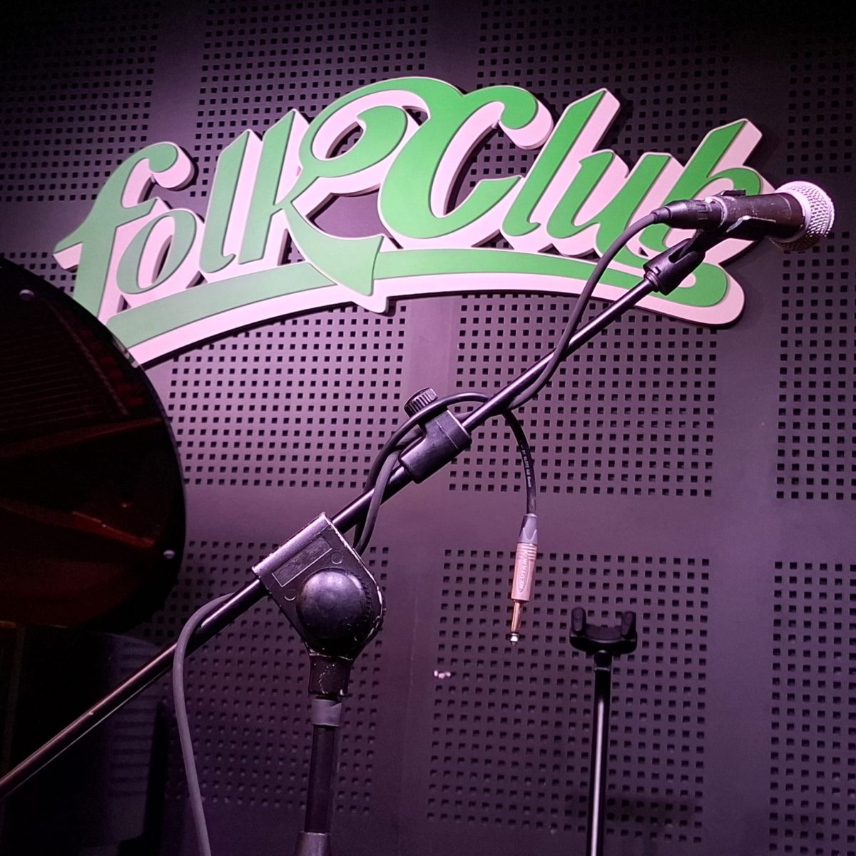 Al FolkClub la musica è finita