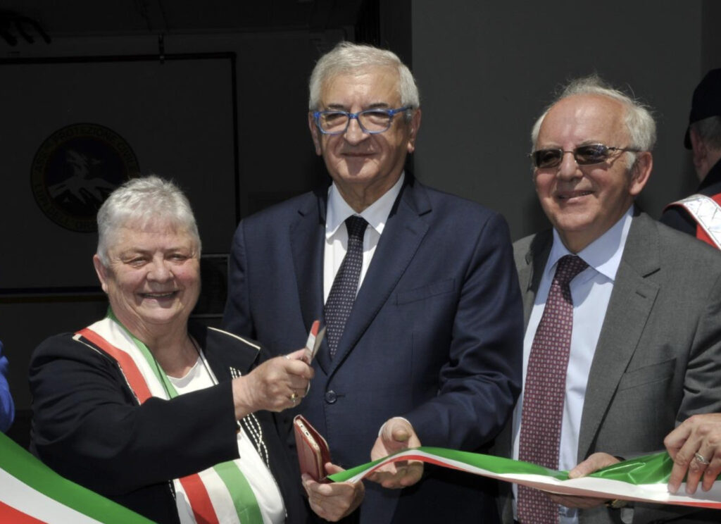 La Sindaca di Bussoleno Antonella Zoggia, il Ministro per gli affari europei, il PNRR e le politiche di coesione On. Tommaso Foti e il Prefetto di Torino Donato Cafagna