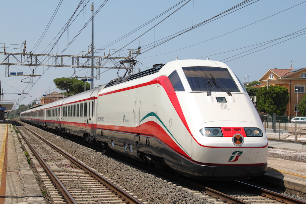 Rinviato il trasferimento dei Freccia Bianca Torino – Milano sulla linea ad alta velocità